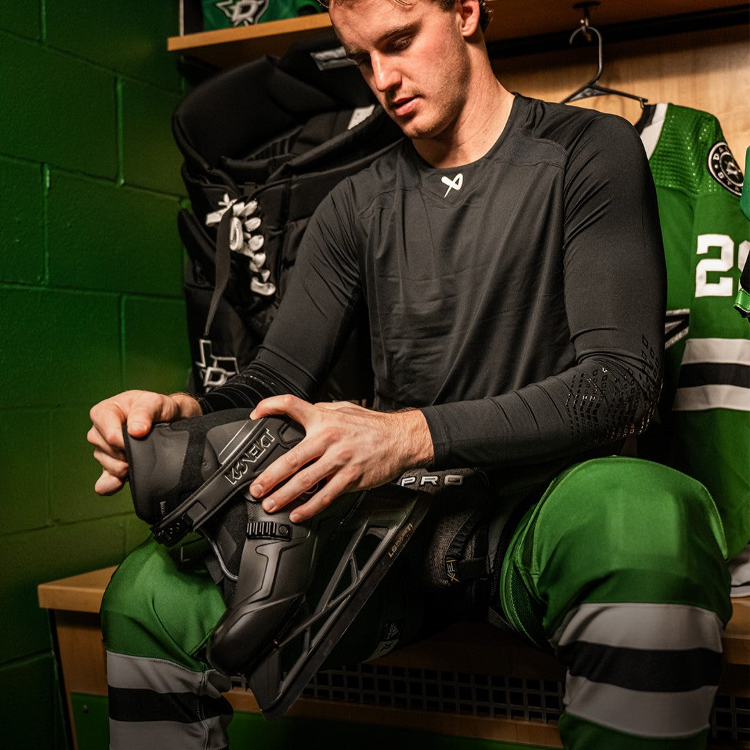 Jake Oettinger with the Konekt2 skate