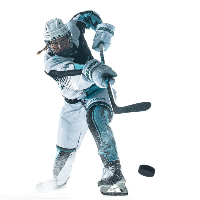 Renata Fast shooting with a Bauer PULSE stick