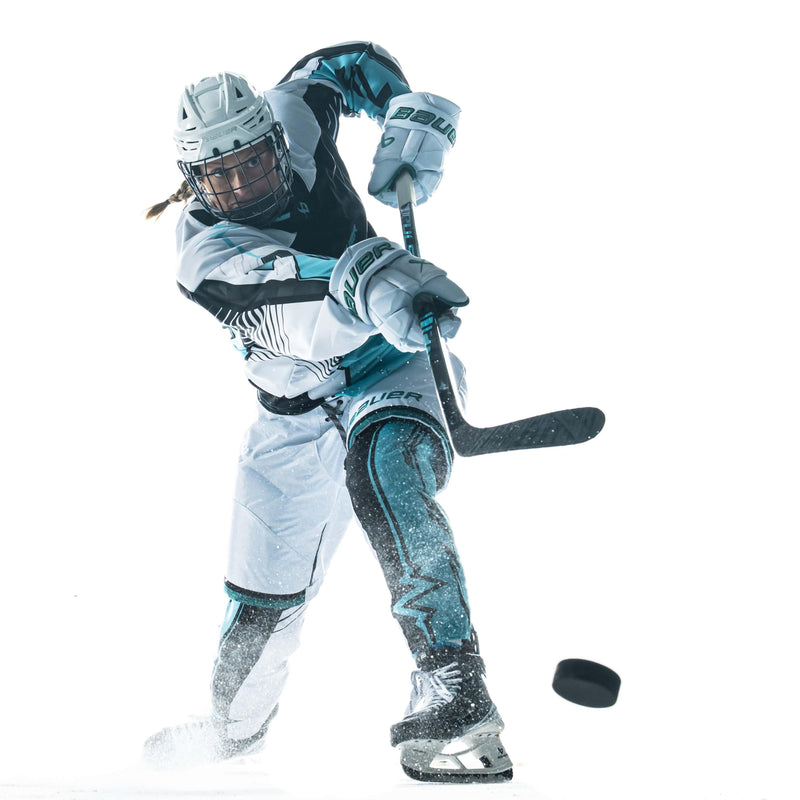 Renata Fast shooting with a Bauer PULSE stick