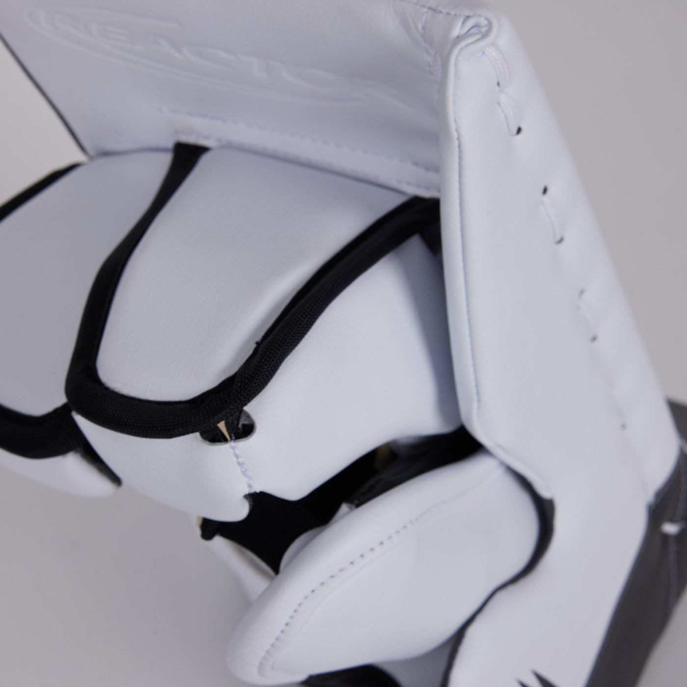 Bauer Reactor R5 Pro Senior Goalie Blocker - TheHockeyShop.com