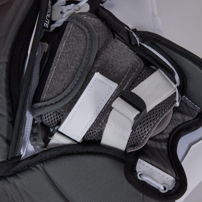 Bauer R5 Pro Intermediate Goalie Catcher - TheHockeyShop.com