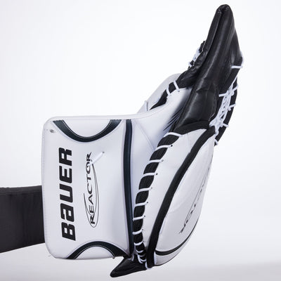 Bauer R5 Pro Intermediate Goalie Catcher - TheHockeyShop.com
