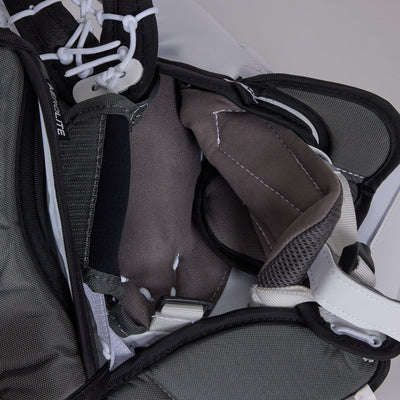 Bauer R5 Pro Intermediate Goalie Catcher - TheHockeyShop.com