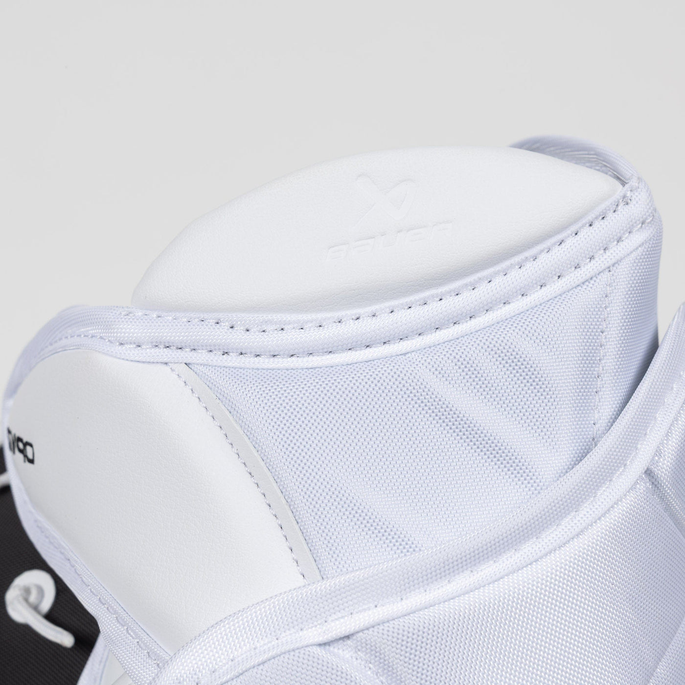 Bauer SV-90 Intermediate Goalie Catcher - TheHockeyShop.com