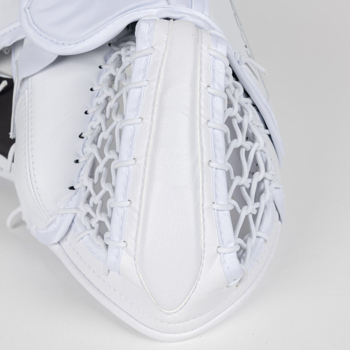 Bauer SV-90 Intermediate Goalie Catcher - TheHockeyShop.com