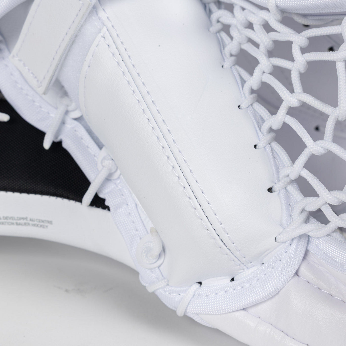 Bauer SV-Pro Intermediate Goalie Catcher - TheHockeyShop.com