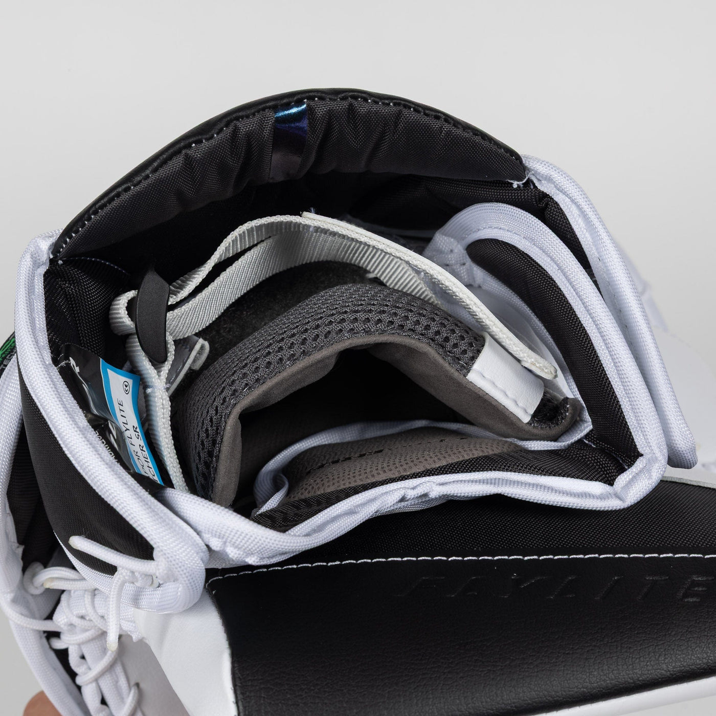 Bauer Vapor FlyLite Senior Goalie Catcher - TheHockeyShop.com