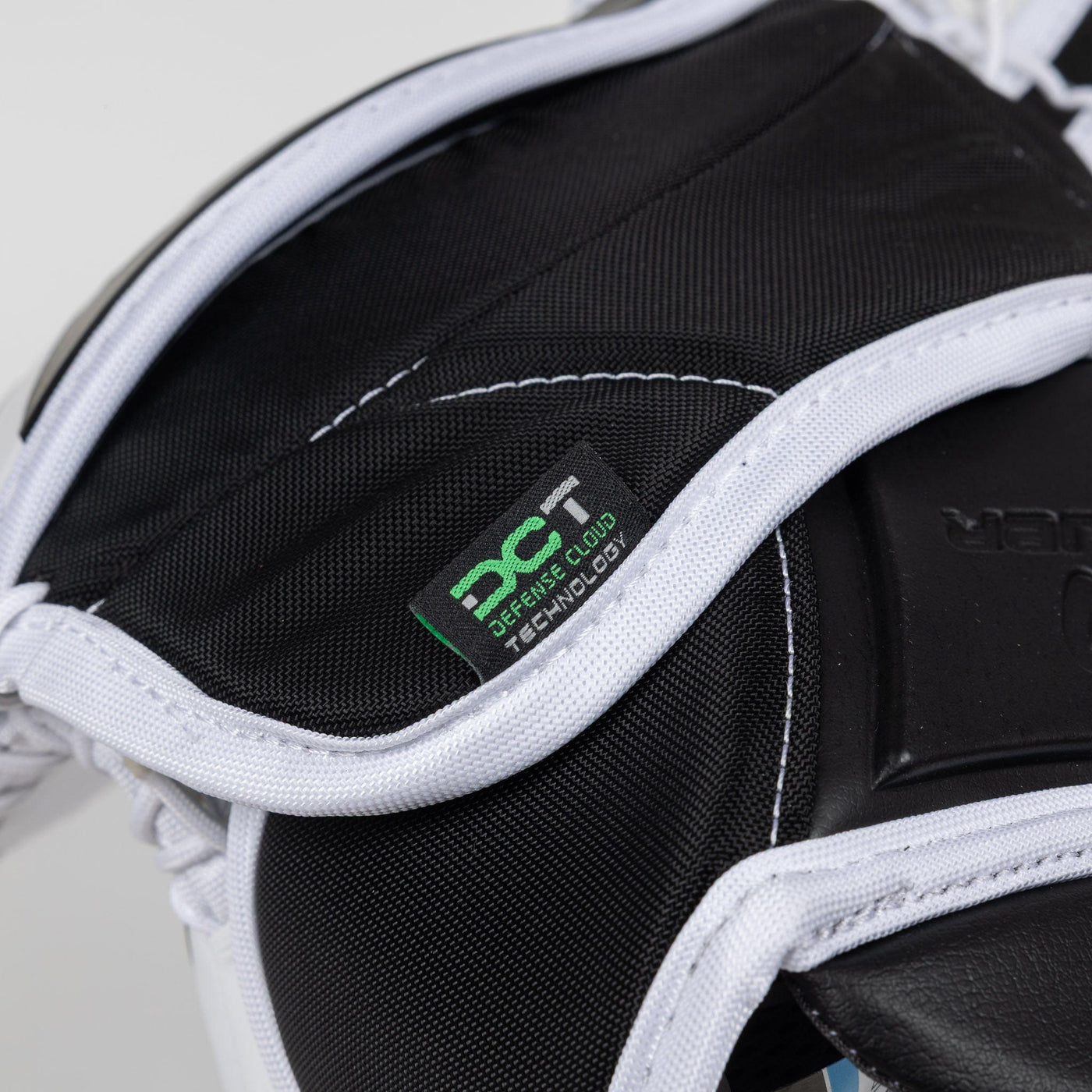 Bauer Vapor FlyLite Senior Goalie Catcher - TheHockeyShop.com