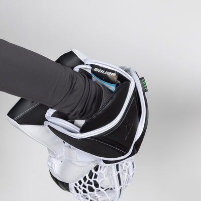 Bauer Vapor FlyLite Senior Goalie Catcher - TheHockeyShop.com