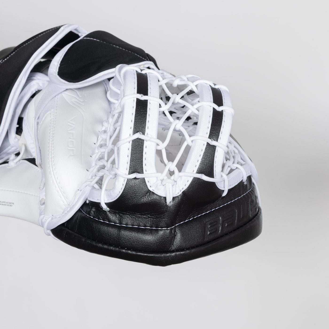 Bauer Vapor FlyLite Senior Goalie Catcher - TheHockeyShop.com