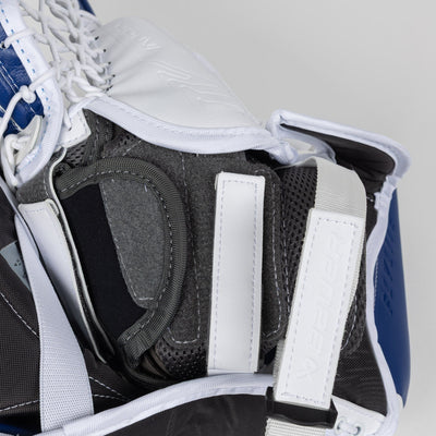 Bauer Vapor Flylite V90 Senior Goalie Catcher - TheHockeyShop.com
