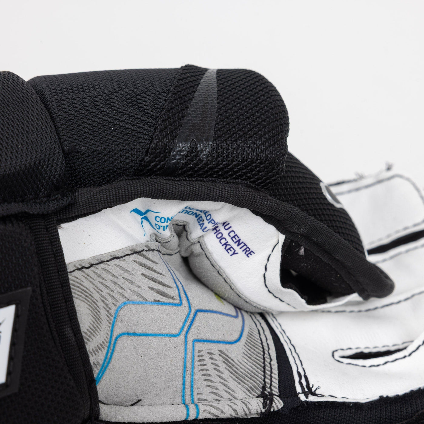 Bauer Vapor FlyLite Junior Hockey Gloves - TheHockeyShop.com