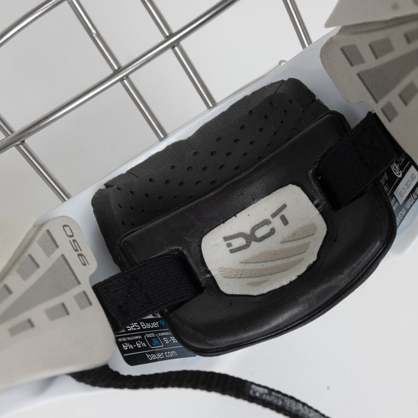 Bauer 950 Junior Goalie Mask - TheHockeyShop.com