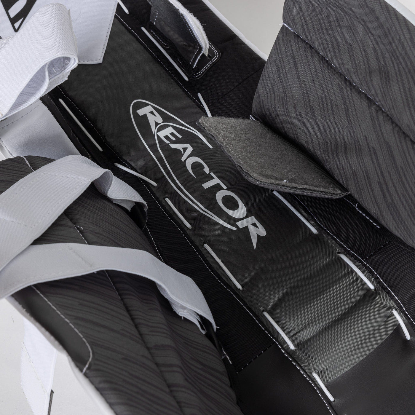 Bauer Reactor R5 Pro Senior Goalie Leg Pads - TheHockeyShop.com