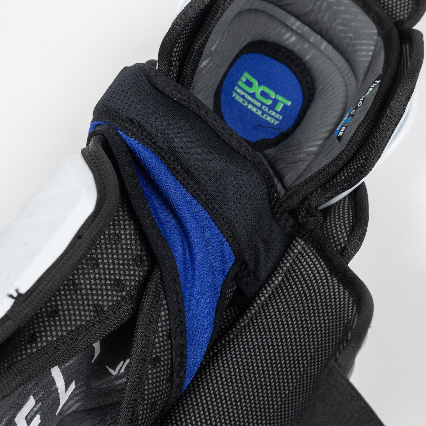 Bauer Vapor FlyLite Junior Hockey Shin Guards - TheHockeyShop.com