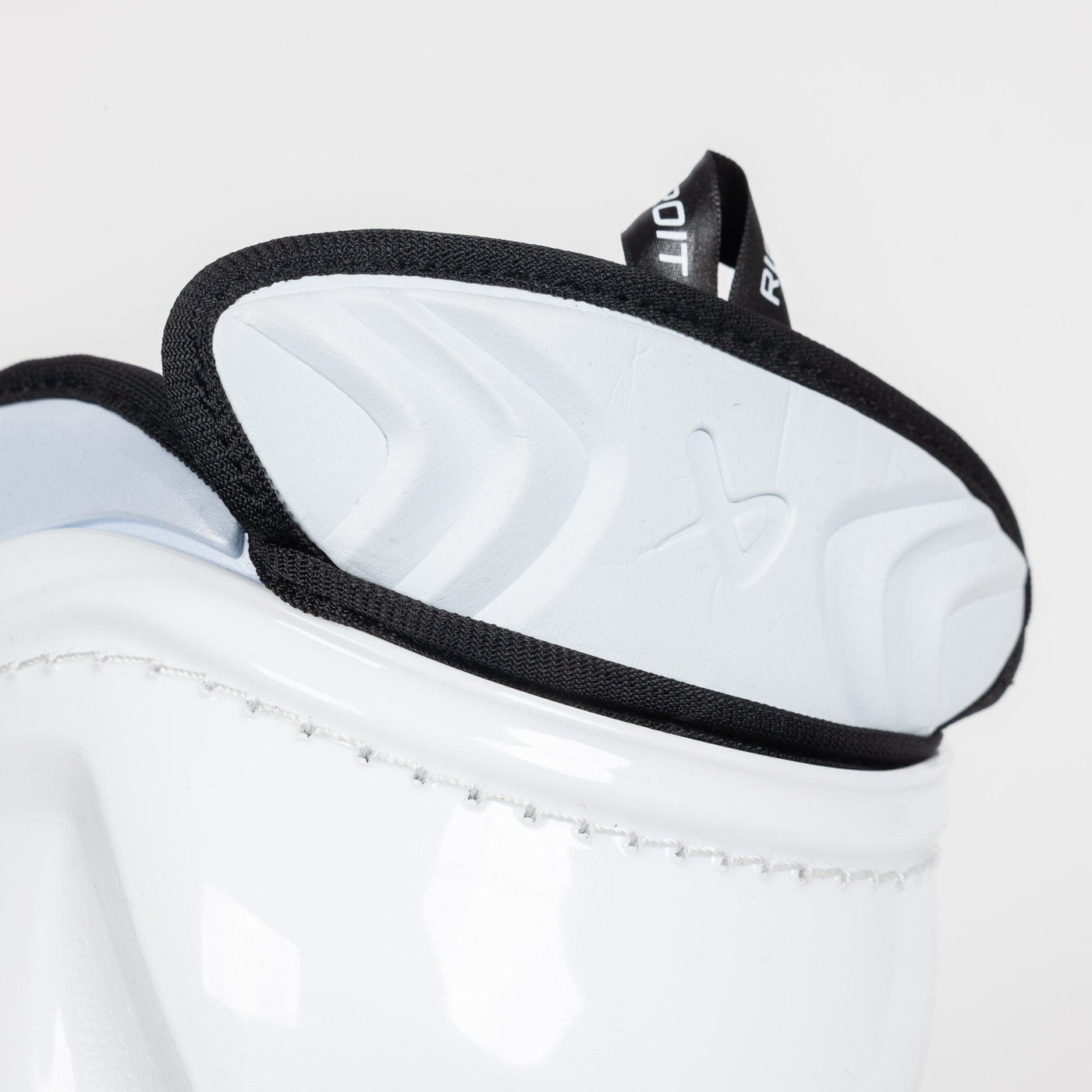 Bauer Vapor FlyPro Senior Hockey Shin Guards - TheHockeyShop.com