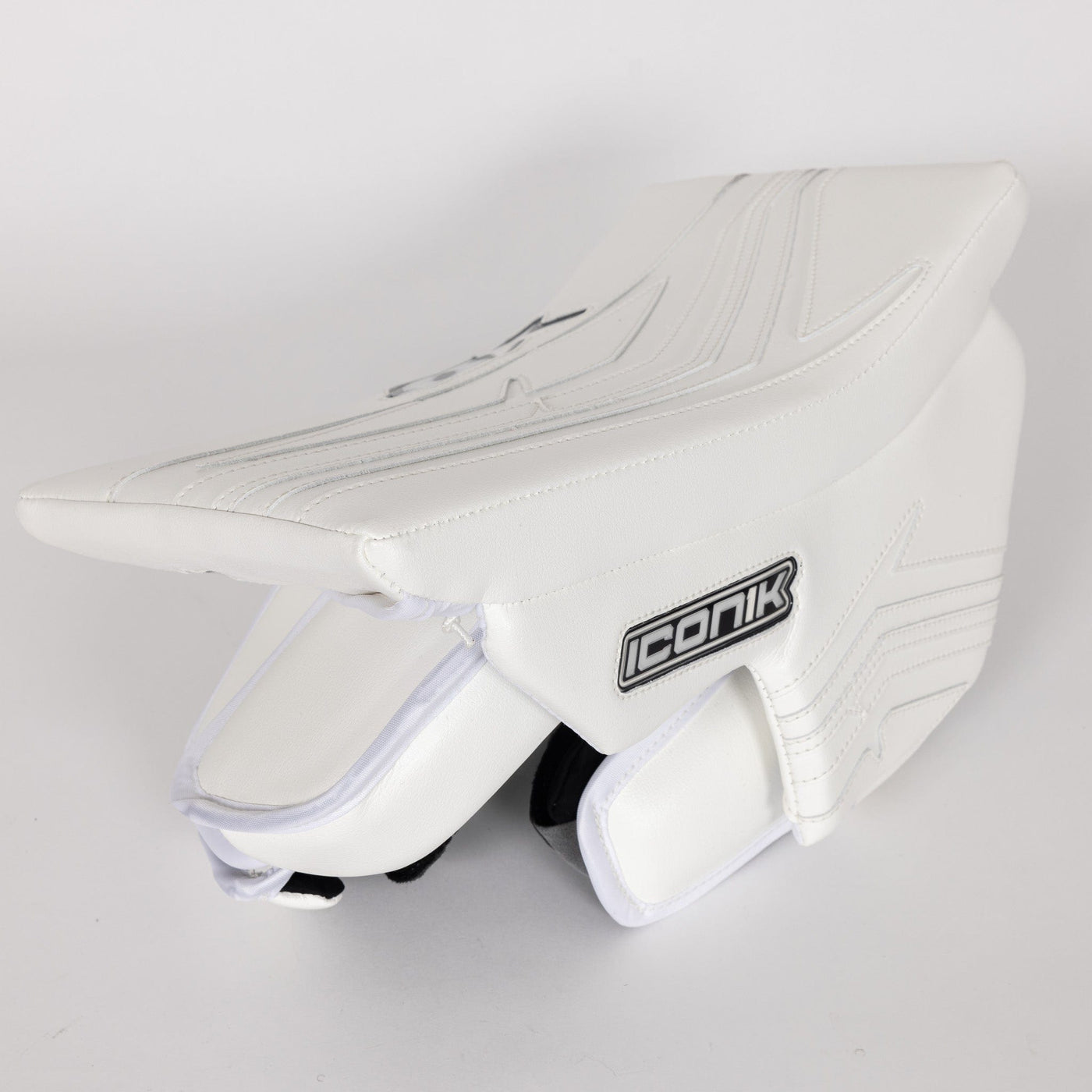 Brian's Iconik Senior Goalie Blocker - TheHockeyShop.com