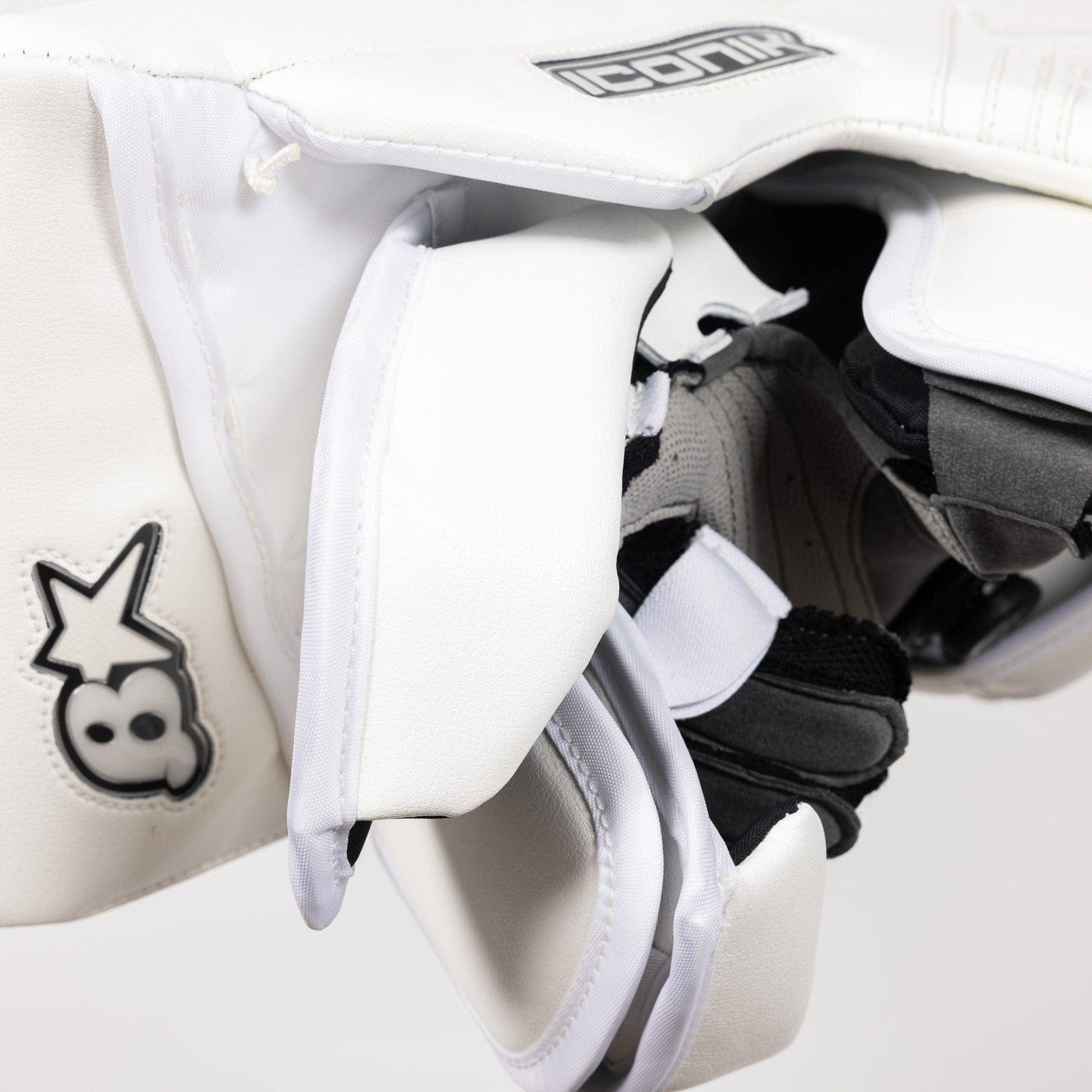 Brian's ICONIK Senior Goalie Blocker - Intermediate Palm - TheHockeyShop.com