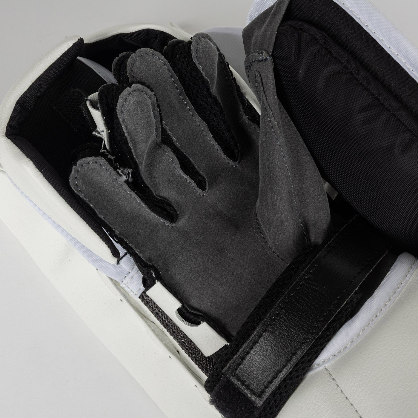 Brian's Blockers Brian's OPTIK X4 Junior Goalie Blocker - TheHockeyShop