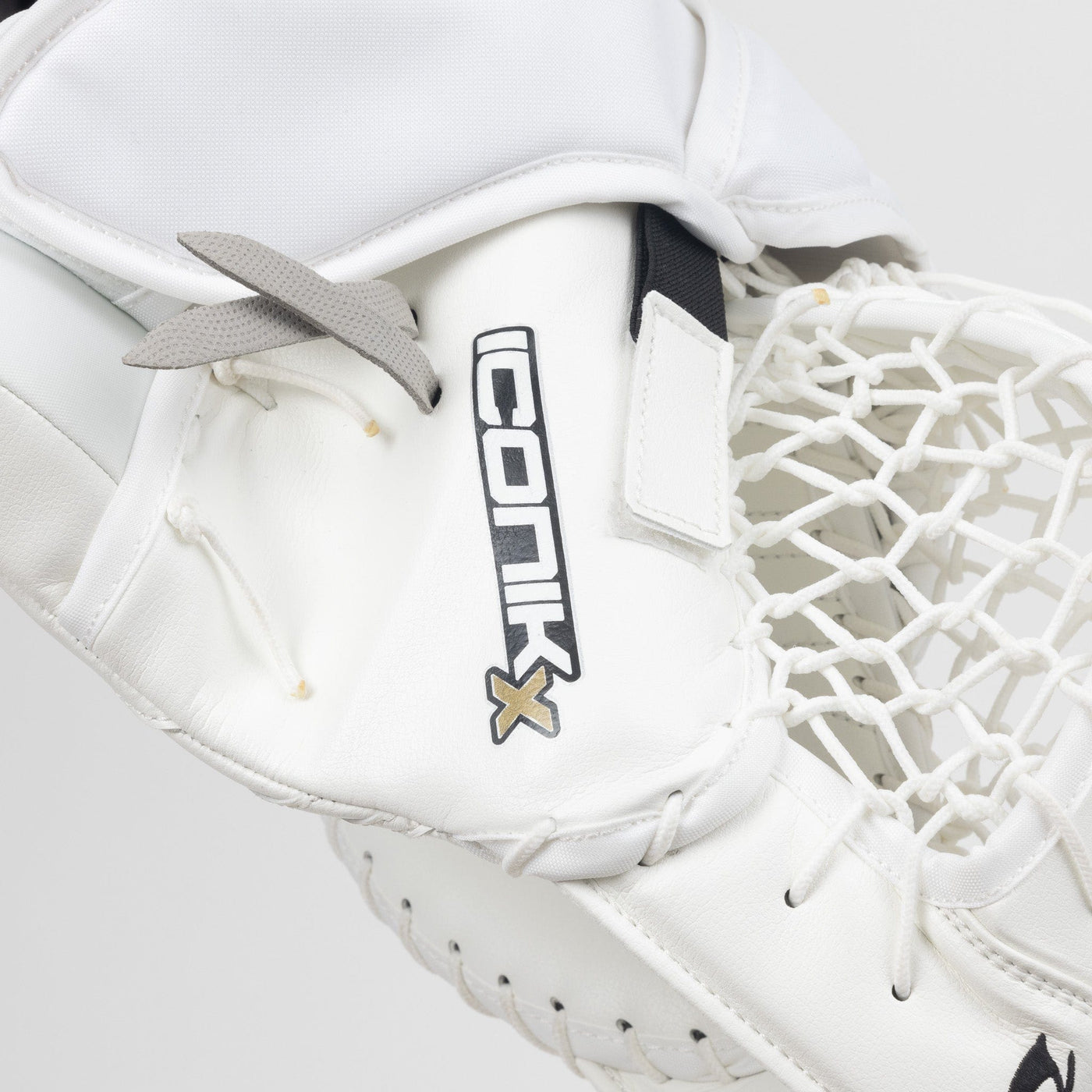 Brian's ICONIK X Senior Goalie Catcher - TheHockeyShop.com