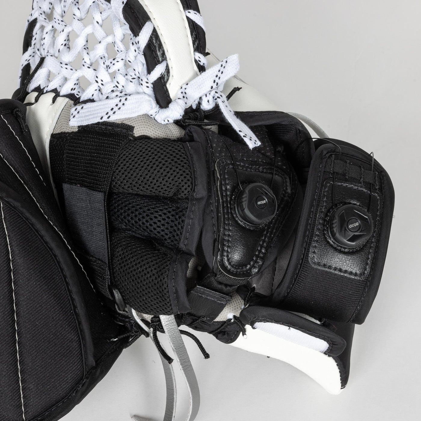 Brian's OPTik 4 Senior Goalie Catcher - TheHockeyShop.com