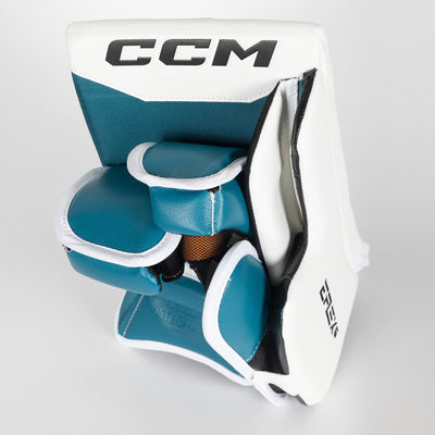CCM Extreme Flex 6 Senior Goalie Blocker - Magnus Chrona - TheHockeyShop.com