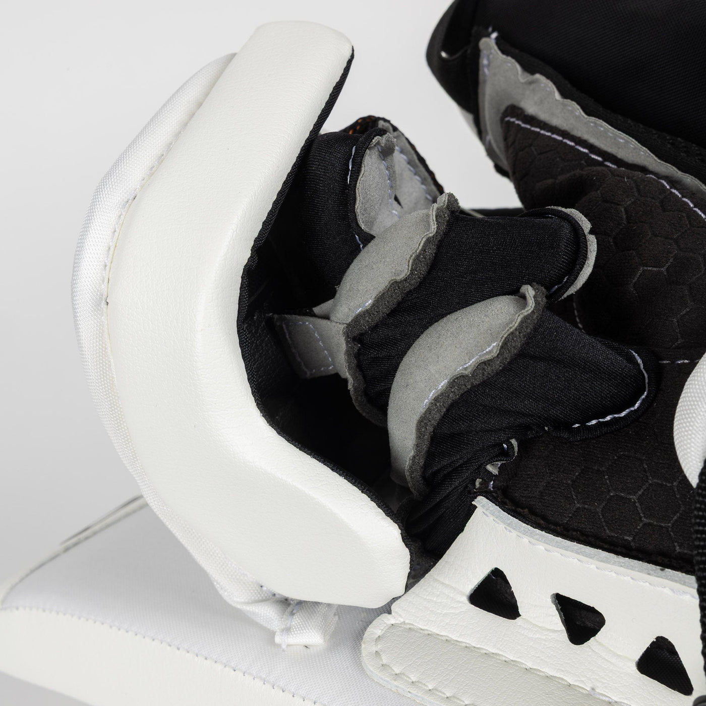 CCM Extreme Flex 7 Senior Goalie Blocker - TheHockeyShop.com