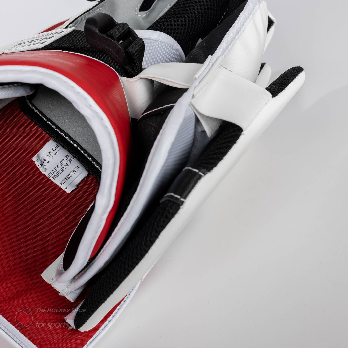 CCM Blockers CCM Extreme Flex E5.5 Senior Goalie Blocker - TheHockeyShop