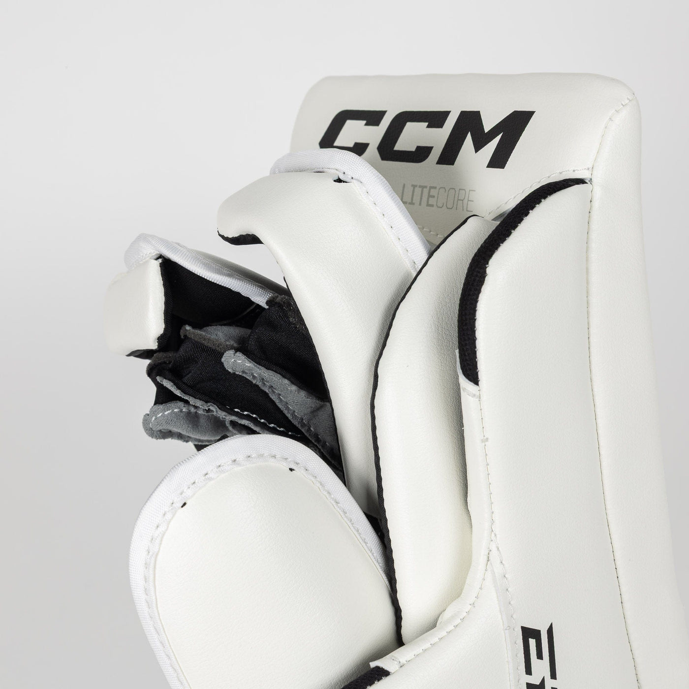 CCM Extreme Flex E7.5 Senior Goalie Blocker - TheHockeyShop.com