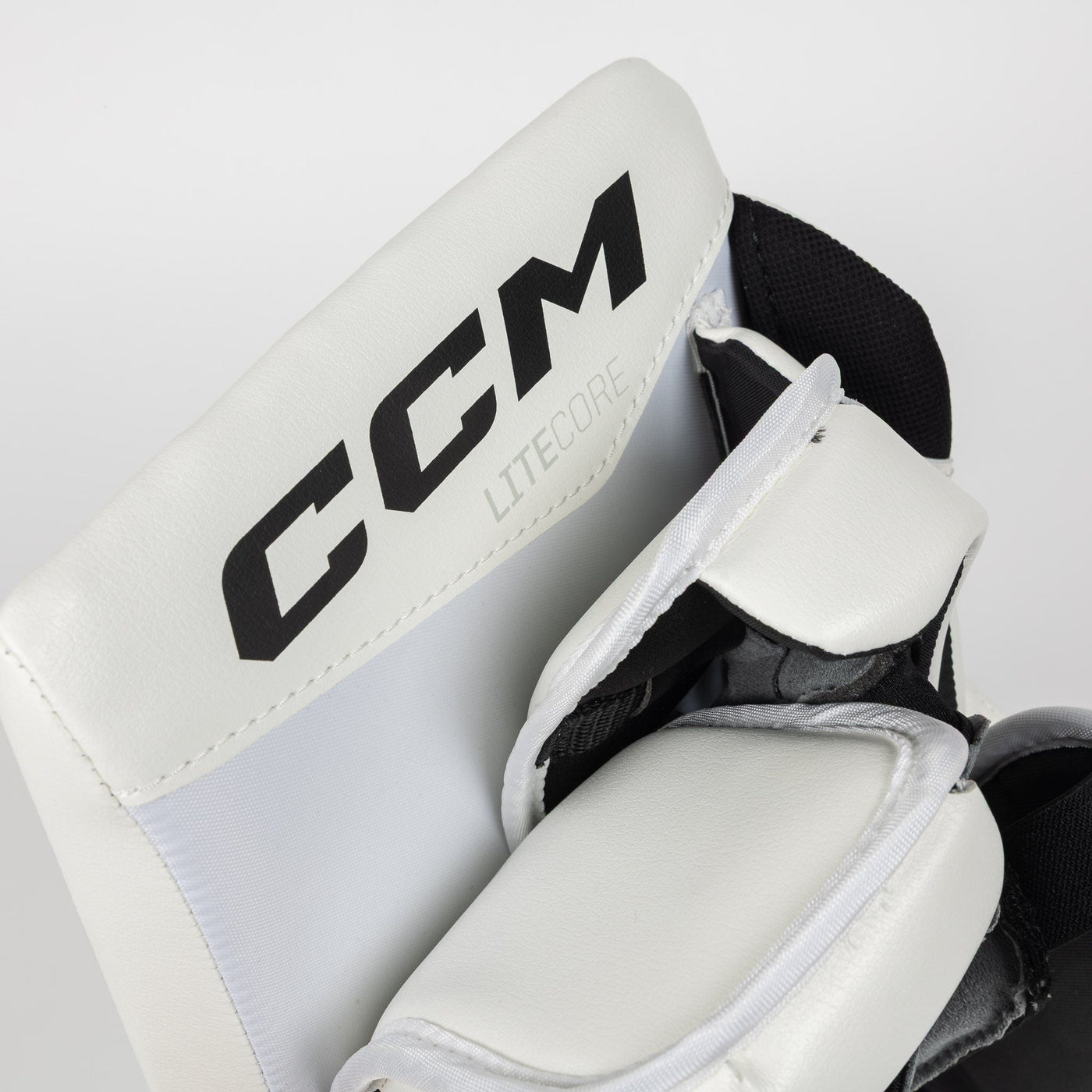 CCM Extreme Flex E7.5 Senior Goalie Blocker - TheHockeyShop.com