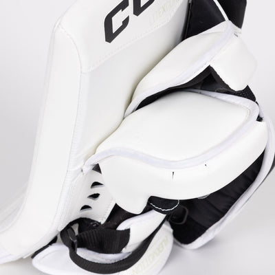 CCM Extreme Flex E7.9 Senior Goalie Blocker - TheHockeyShop.com