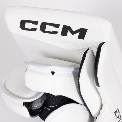 CCM Extreme Flex E7.9 Senior Goalie Blocker - TheHockeyShop.com