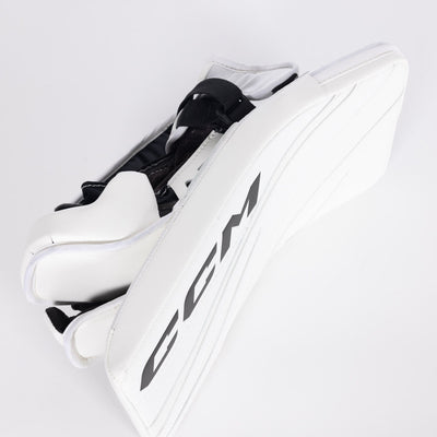 CCM Extreme Flex E7.9 Senior Goalie Blocker - TheHockeyShop.com