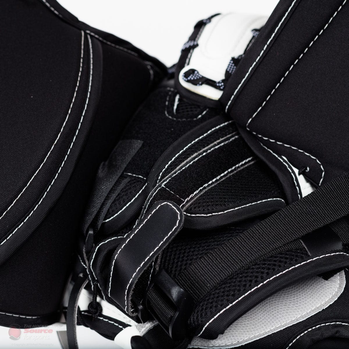 CCM Extreme Flex 4 Pro Senior Goalie Catcher - THS Spec