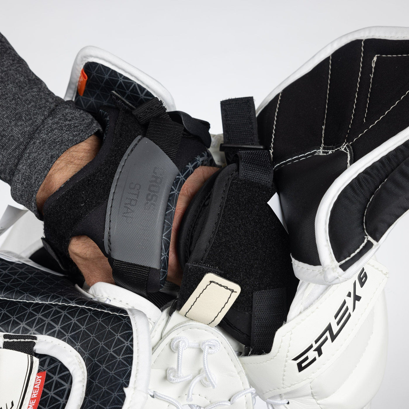 CCM Extreme Flex 6 Senior Goalie Catcher 581 - The Hockey Shop Source For Sports