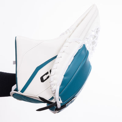 CCM Extreme Flex 6 Senior Goalie Catcher - Magnus Chrona - TheHockeyShop.com