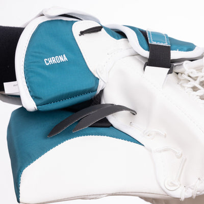 CCM Extreme Flex 6 Senior Goalie Catcher - Magnus Chrona - TheHockeyShop.com
