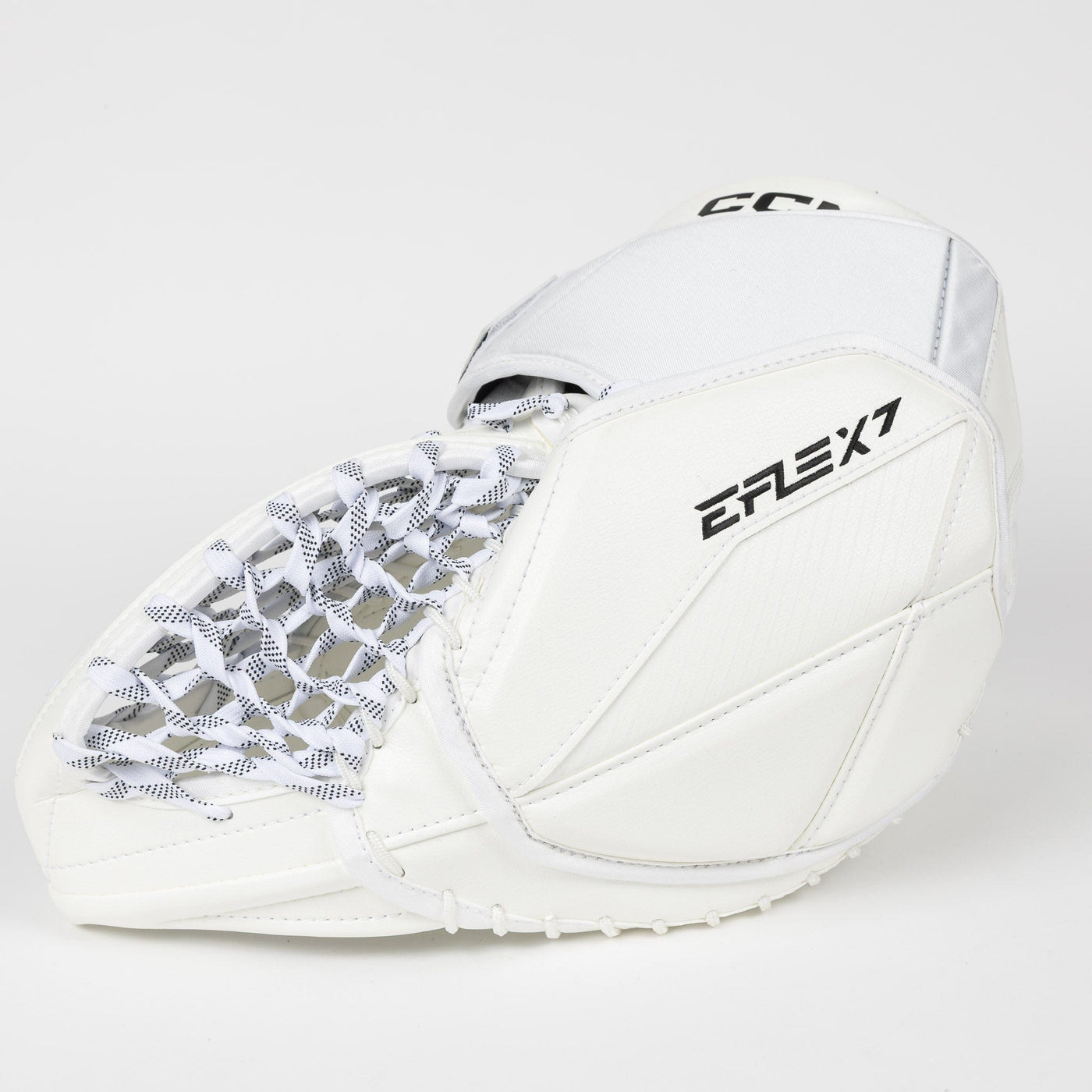 CCM Extreme Flex 7 Senior Goalie Catcher - TheHockeyShop.com