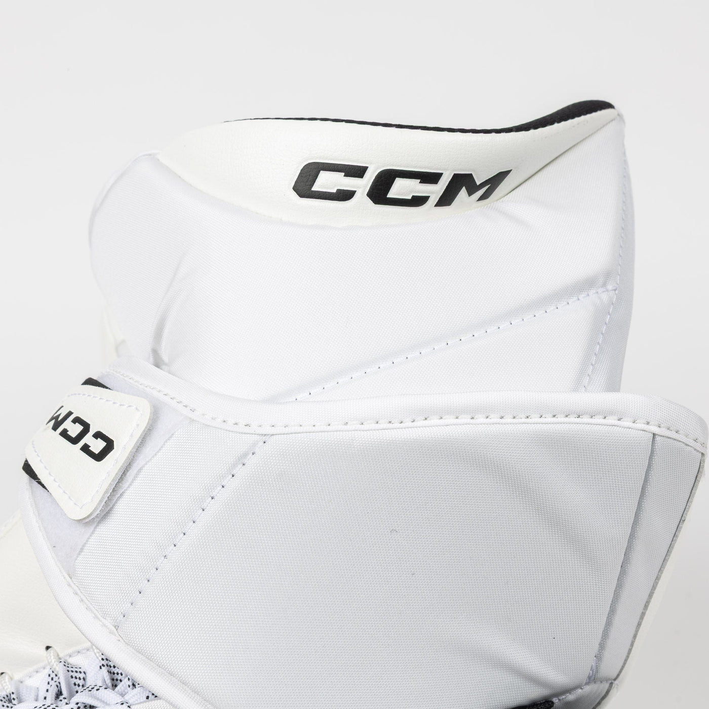 CCM Extreme Flex 7 Senior Goalie Catcher - TheHockeyShop.com