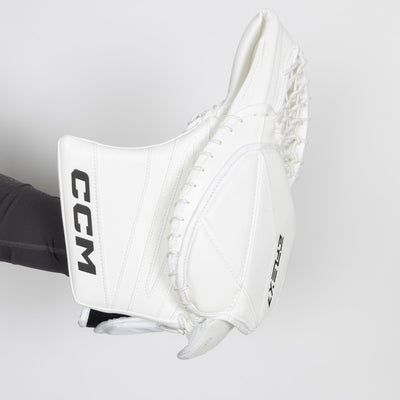 CCM Extreme Flex 7 Senior Goalie Catcher - Pro Palm - TheHockeyShop.com