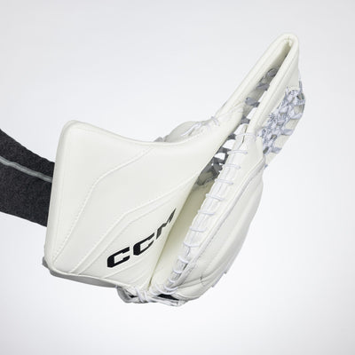 CCM Extreme Flex E6.9 Senior Goalie Catcher - Source Exclusive - The Hockey Shop Source For Sports