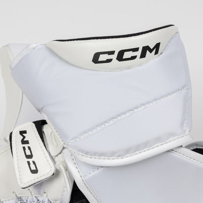 CCM Extreme Flex E7.5 Senior Goalie Catcher - TheHockeyShop.com