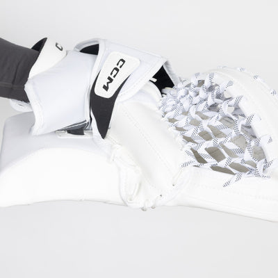 CCM Extreme Flex E7.5 Senior Goalie Catcher - TheHockeyShop.com