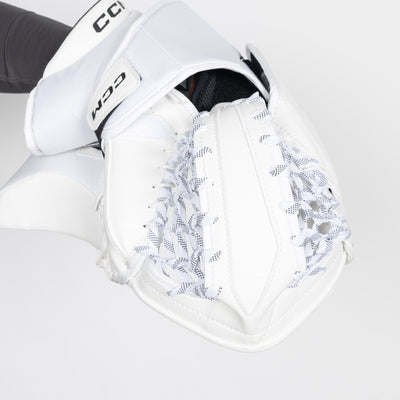 CCM Extreme Flex E7.5 Senior Goalie Catcher - TheHockeyShop.com