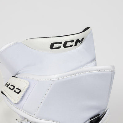 CCM Extreme Flex E7.9 Intermediate Goalie Catcher - TheHockeyShop.com