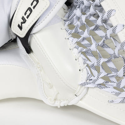 CCM Extreme Flex E7.9 Intermediate Goalie Catcher - TheHockeyShop.com