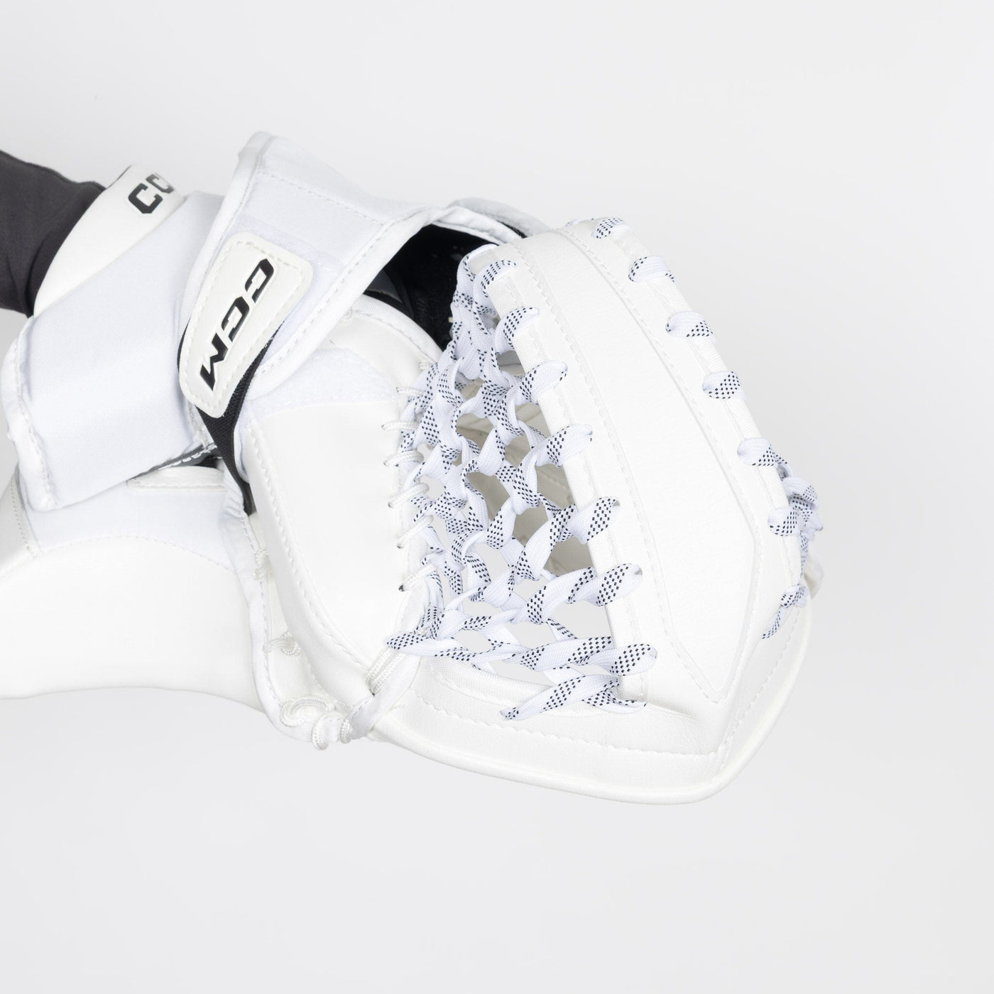 CCM Extreme Flex E7.9 Intermediate Goalie Catcher - TheHockeyShop.com