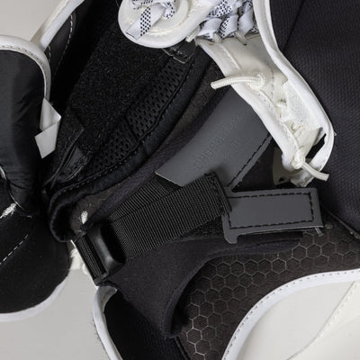 CCM Extreme Flex E7.9 Senior Goalie Catcher - TheHockeyShop.com