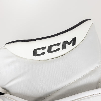 CCM Extreme Flex E7.9 Senior Goalie Catcher - TheHockeyShop.com