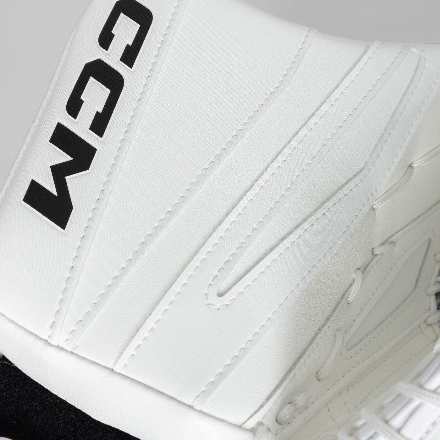 CCM Extreme Flex E7.9 Senior Goalie Catcher - TheHockeyShop.com